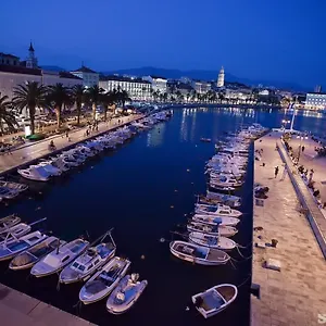  Holiday home Luxury Ana In The Heart Of